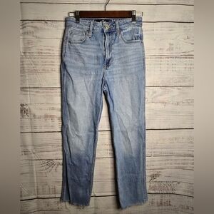 Hollister Ultra High-rise Mom Jean With Raw Hem Size 2/26 Short